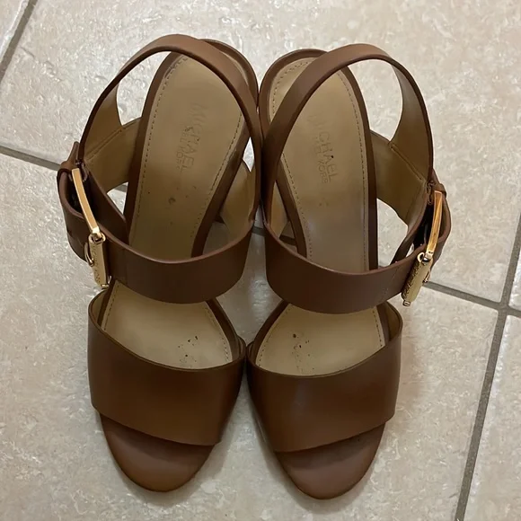 Michael Kors tan sandals - Size 7 - Picture 4 of 4